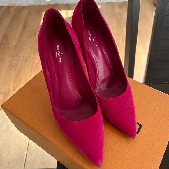 Louis Vuitton Suede Rendez Vous Pumps - Size 7/ 37 - Picture 1 of 6